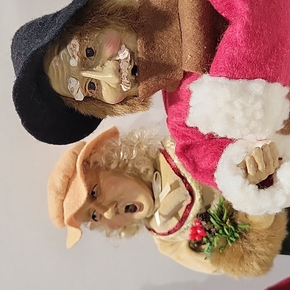 Christmas Holiday Carolers figurines , Lot of 5 , 12 1/2 " height. - Picture 8 of 14